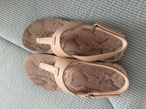 NEVER WORN Vionic Sandals Pink